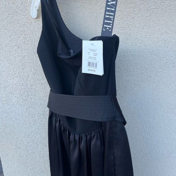 Vera Wang black short bridesmaid dress size 4 one shoulder David’s Bridal - Picture 11 of 12